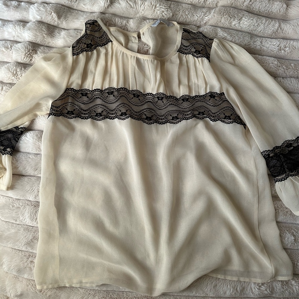 Women’s shirt
